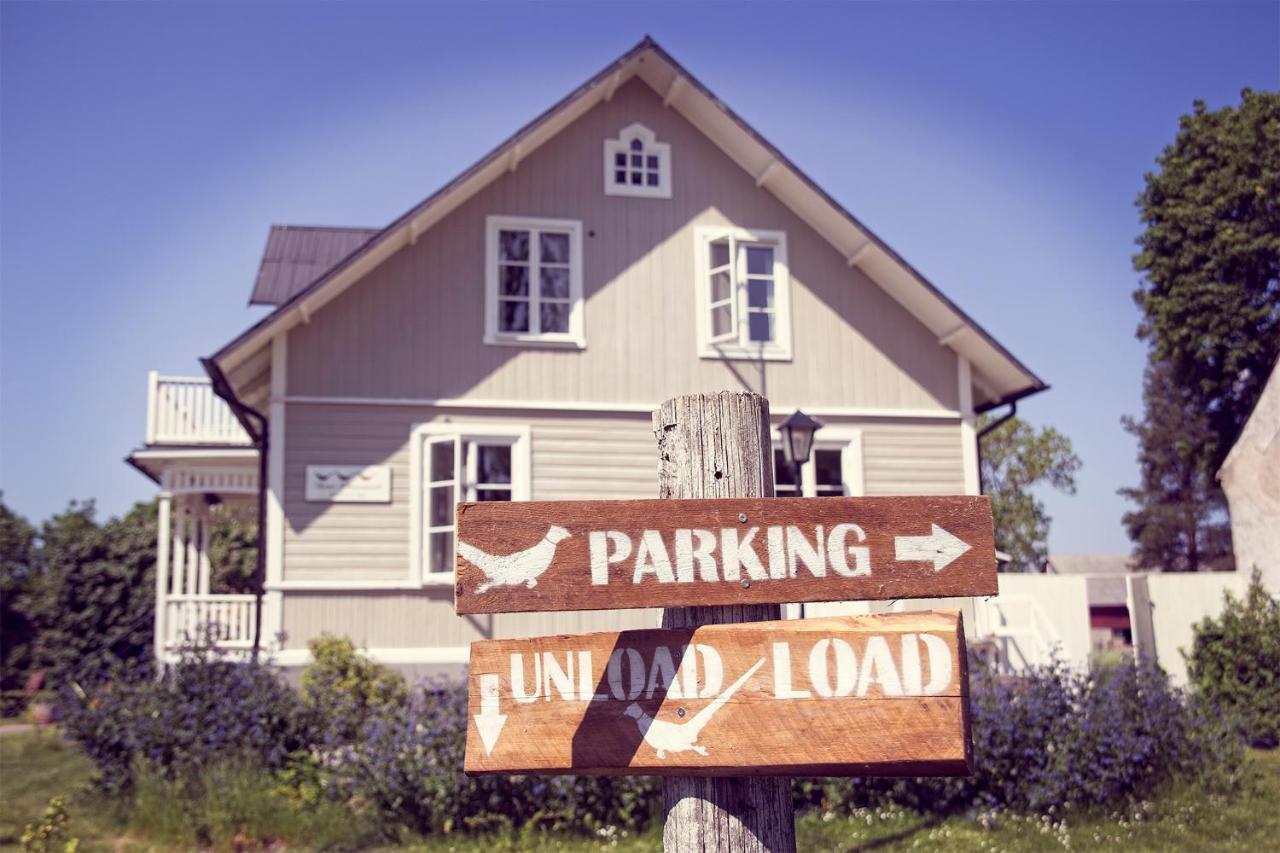 Three Pheasants Boutique Bed And Breakfast Ekeby  Exterior photo
